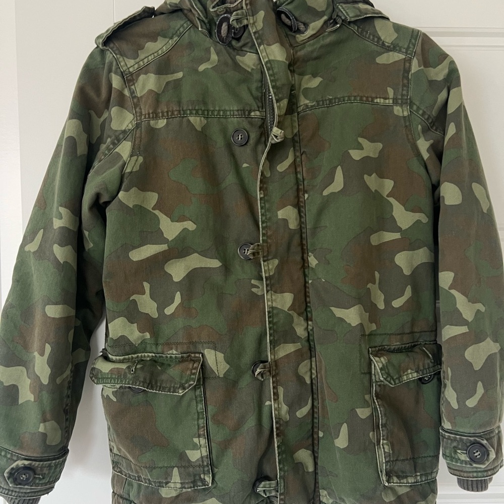 Youth size 10-12 Camouflage Hooded Jacket.